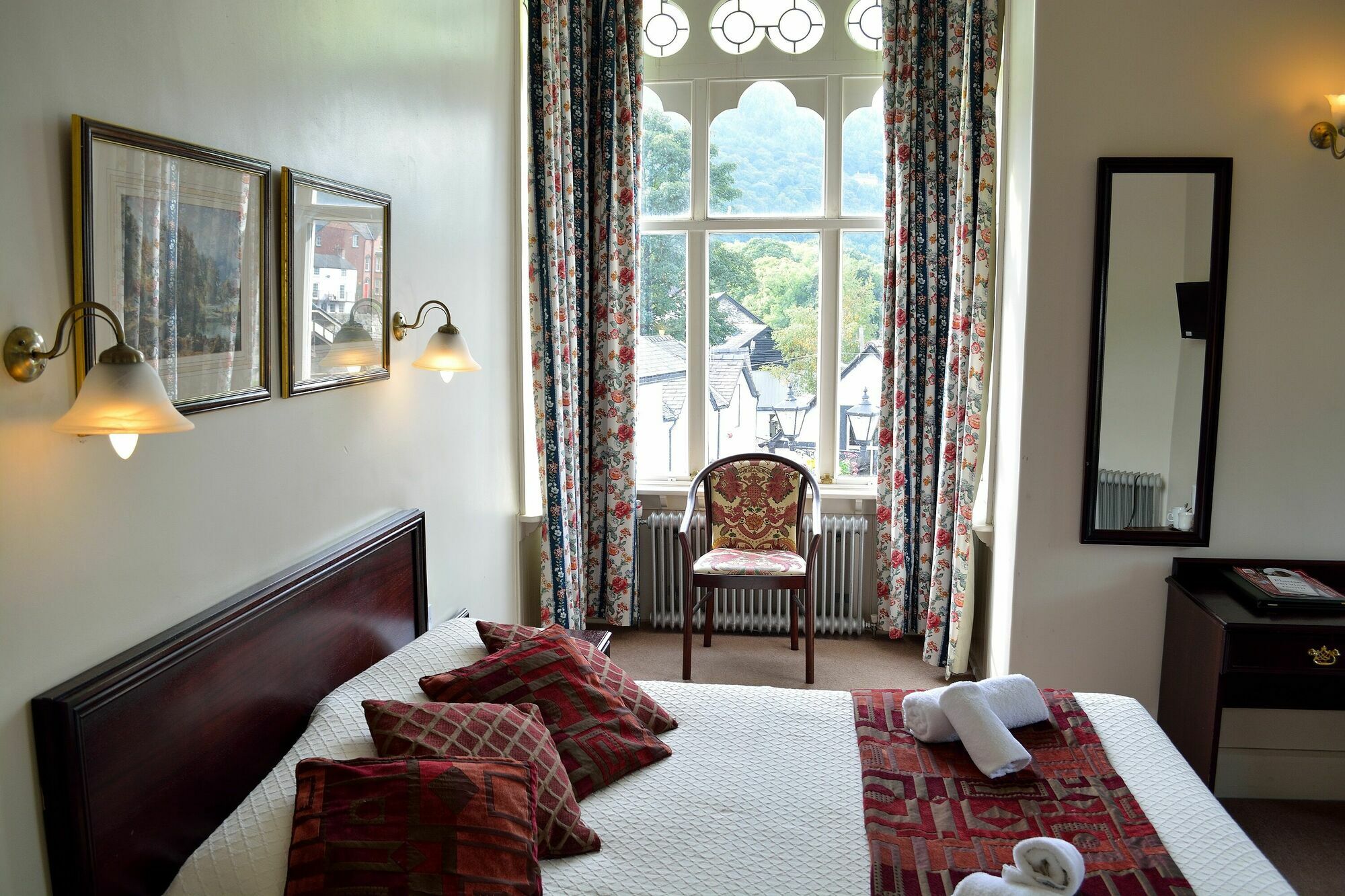 The Royal Hotel 兰戈伦 外观 照片